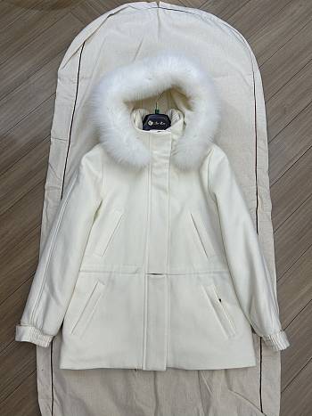 Colestore Loro Piana Coat with A Fur-Trimmed Hood White