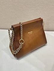 Colestore Prada Mini sac Prada Enchaîné en cuir Cognac 22x18x11.5cm - 2