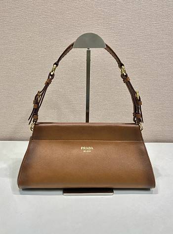 Colestore Prada Cognac Prada Enchaîné medium leather bag 32.5x15.5x11cm
