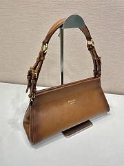 Colestore Prada Cognac Prada Enchaîné medium leather bag 32.5x15.5x11cm - 4