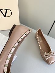 Colestore Valentino Garavani Rockstud Patent Leather Ballerinas in Pink - 5