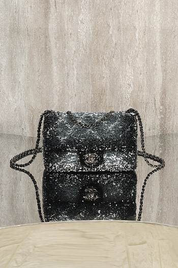 Colestore Chanel Flap bag  Quilted Gradient Sequins & Ruthenium-Finish Metal Silver & Black 21x8x14cm