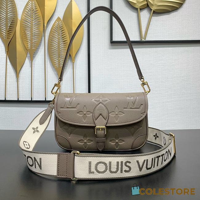 Colestore Louis Vuitton Diane Smoke Embossed Grained Cowhide Leather M15049 15 x 9 x 24cm - 1