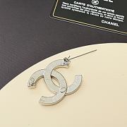 Colestore Chanel Brooch Metal, Glass Pearls & Stone Beads  Silver, Pearl White & Clear - 4