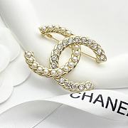 Colestore Chanel 23 Pearl & Crystal Brooch Light Gold Tone - 4