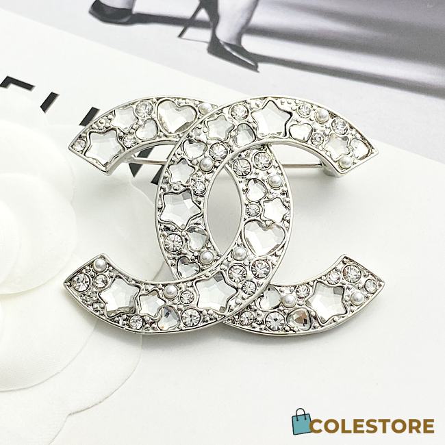 Colestore Chanel 25 White Gold Star & Pearl Double C Brooch - 1