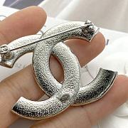 Colestore Chanel 25 White Gold Star & Pearl Double C Brooch - 2