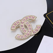 Colestore Chanel Black Letter Brooch – Classic & Elegant Design - 4