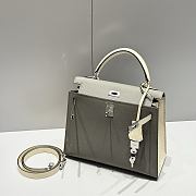 Colestore Hermes Kelly 25 Haas Epsom Leather in Cloud Gray / Milky White 25cm - 3