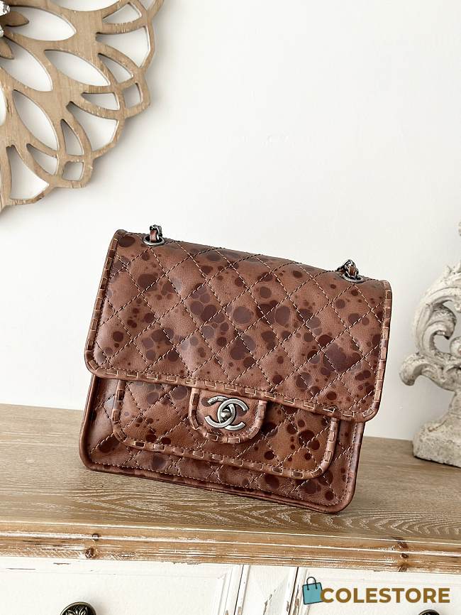 Colestore Chanel Vintage-Style Quilted Shoulder Bag Brown Leather 26x11x23cm - 1