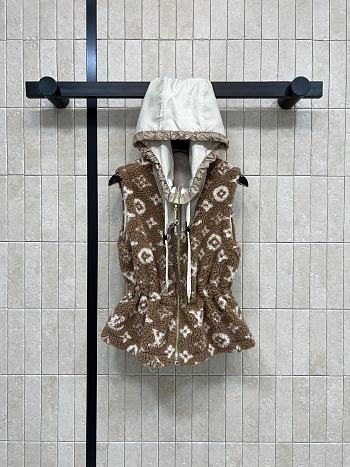 	 Colestore Louis Vuitton Monogram Vest Light Brown