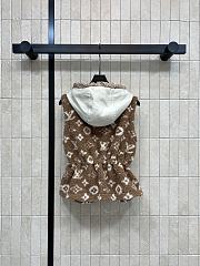 	 Colestore Louis Vuitton Monogram Vest Light Brown - 3