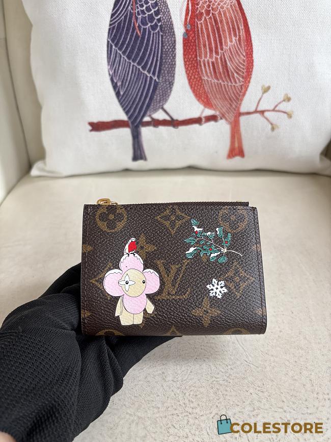 Colestore Louis Vuitton Lisa Wallet Monogram Snowy Pearl 9 x 11.5 x 1.5 cm - 1