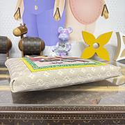 Colestore Louis Vuitton Travels With Grace Coddington Carry It Meowgram 37 x 37 x 2 cm - 5