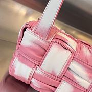 Colestore Bottega Veneta Small Brick Cassette Pink and White tie-dye 23x10.5x10cm - 4