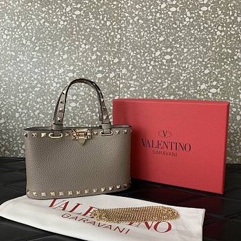 Colestore Valentino Rockstud Mini Shopping Bag In Grainy Calfskin Poudre 18.5x12.5x5.5cm