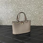 Colestore Valentino Rockstud Mini Shopping Bag In Grainy Calfskin Poudre 18.5x12.5x5.5cm - 4