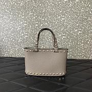 Colestore Valentino Rockstud Mini Shopping Bag In Grainy Calfskin Poudre 18.5x12.5x5.5cm - 2