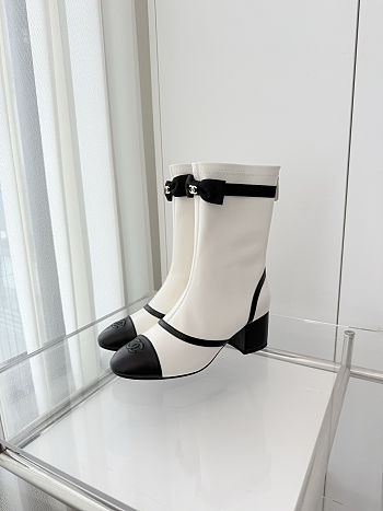Colestore Chanel Low-cut Boots Sheepskin White