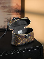 Colestore Louis Vuitton Vanity Chain Pouch Monogram Canvas M47125 19x11.5x6.5cm - 4