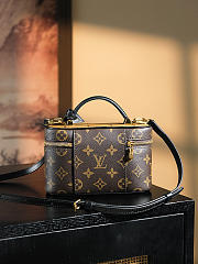 Colestore Louis Vuitton Vanity Chain Pouch Monogram Canvas M47125 19x11.5x6.5cm - 3