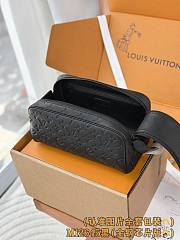 Colestore Louis Vuitton Dopp Kit Bag Black M12645 28 x 15 x 16.5 cm - 2