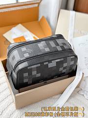 Colestore Louis Vuitton Dopp Kit Bag Black M15109 28 x 15 x 16.5 cm - 6