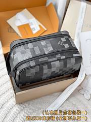 Colestore Louis Vuitton Dopp Kit Bag Black M15109 28 x 15 x 16.5 cm - 2