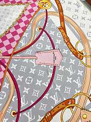 Colestore Louis Vuitton Flower And Straps Square 90 Rose Fuchsia - 4