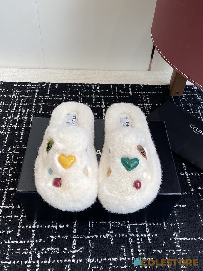 Colestore Chanel Classic Four-Season CC Furry Slippers White - 1