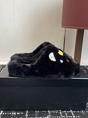 Colestore Chanel Classic Four-Season CC Furry Slippers Black - 3