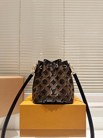 Colestore Louis Vuitton Noé BB Monogram M26284 22 x 17.5 x 13 cm