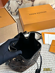 Colestore Louis Vuitton Noé BB Monogram M26284 22 x 17.5 x 13 cm - 6