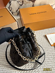 Colestore Louis Vuitton Noé BB Monogram M26284 22 x 17.5 x 13 cm - 4