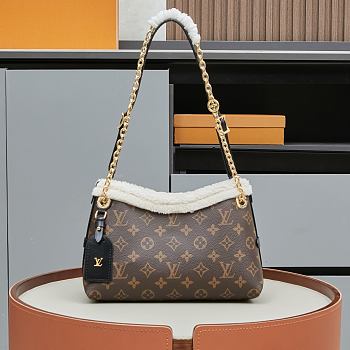 Colestore Louis Vuitton LV Ski CarryAll BB Monogram Shearling M26568 26 x 17 x 10 cm
