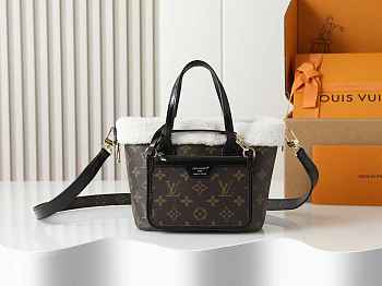Colestore Louis Vuitton LV Ski Neverfull Bandoulière Inside Out BB Monogram Shearling M26315 26.5 x 16.5 x 11 cm