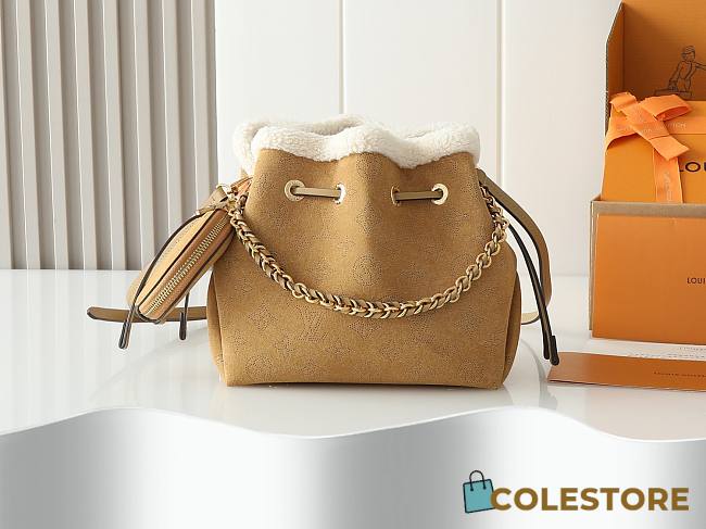 Colestore Louis Vuitton Bella Mahina Beige Suede Leather M11839 19 x 22 x 14 cm - 1