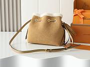Colestore Louis Vuitton Bella Mahina Beige Suede Leather M11839 19 x 22 x 14 cm - 5