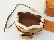 Colestore Louis Vuitton Bella Mahina Beige Suede Leather M11839 19 x 22 x 14 cm - 4