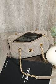 Colestore Chanel Small Bowling Bag Suede & Gold Metal Light Grey 15.5x24x11.5cm - 4