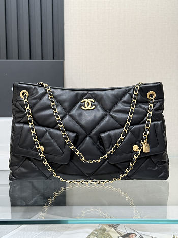 Colestore Chanel Shopping bag, Shiny lambskin & gold-tone metal Black 38x11x26cm