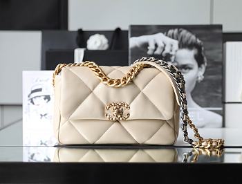 	 Colestore Chanel 19 Bag Shiny lambskin, Gold, Silver & Ruthenium Plated Metal Ivory Beige 16x26x9cm