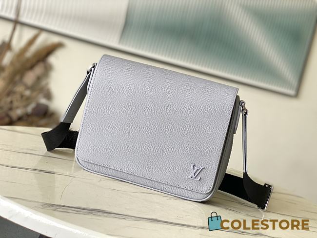 Colestore Louis Vuitton District PM Taiga in Grey 26 x 20 x 7cm - 1