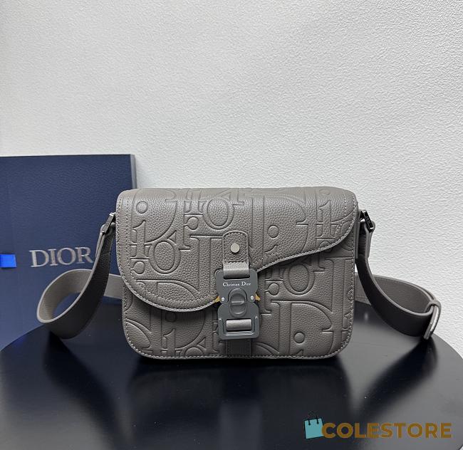 Colestore Dior Saddle Small Messenger Bag with Flap Dior Gravity Grey Leather and Grey Grained Calfskin 23 x 17.5 x 6cm - 1
