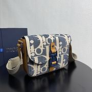 Colestore Dior Saddle Messenger Bag Blue and Beige Raffia-Effect Dior Oblique Denim with Brown Grained Calfskin 23 x 17.5 x 6cm - 3