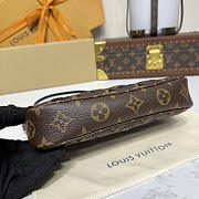 Colestore Louis Vuitton Pochette Accessoires Monogram Black M26473 23.5x4x13.5cm - 6