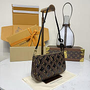 Colestore Louis Vuitton Pochette Accessoires Monogram Black M26473 23.5x4x13.5cm - 5