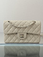 Colestore Chanel Classic Flap Bag Cream Caviar Leather 23x14.5x6cm - 1
