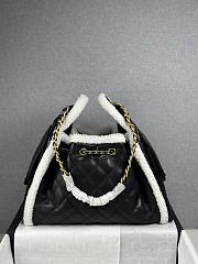 Colestore Chanel 25 Small Handbag Crumpled Shearling Sheepskin & Gold-Tone Metal Black & White 30x26x14cm - 6