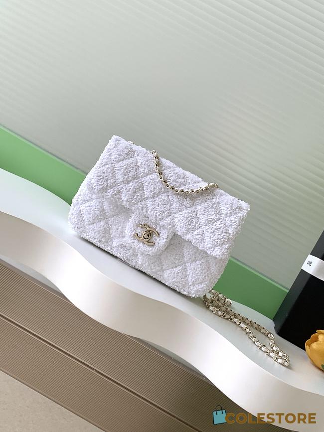 Colestore Chanel Flap bag Quilted Sequins & Gold-Tone Metal White 21x14x8cm - 1